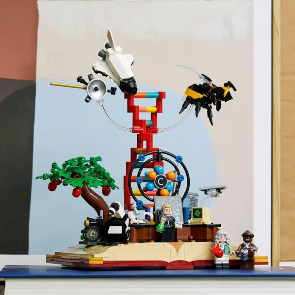 LEGO - Klocki Ideas Ewolucja przedmiotów ścisłych (21355) - zdjęcie 3