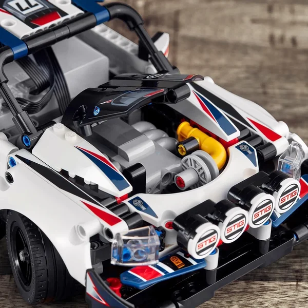 LEGO - Technic Auto wyścigowe Top Gear (42109) - zdjęcie 3
