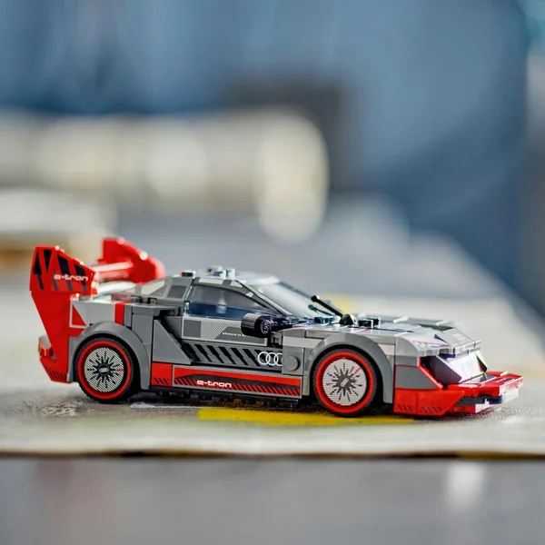 LEGO - Klocki Speed Champions Wyścigowe Audi S1 E-tron Quattro (76921) - zdjęcie 3