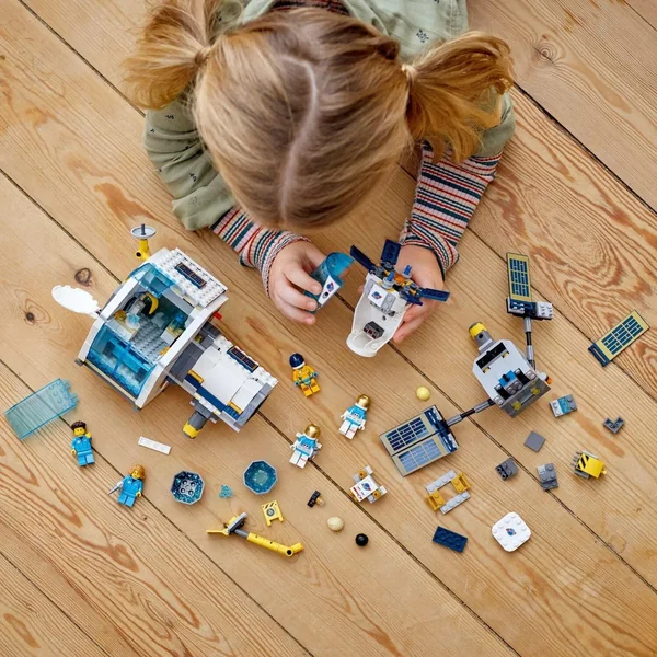 LEGO - Stacja kosmiczna na Księżycu City (60349) - zdjęcie 10