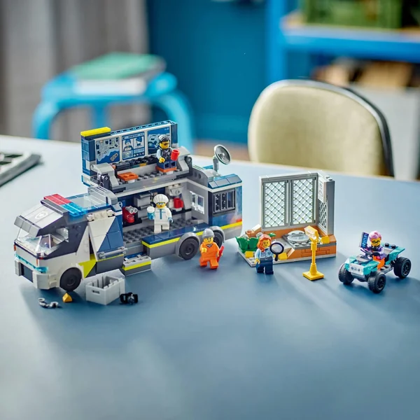 LEGO - City Policyjna ciężarówka z laboratorium kryminalnym (60418) - zdjęcie 7